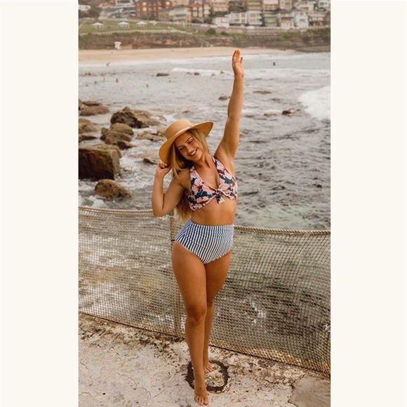 Albion Fit - High Waisted Bottoms - Picture 8 of 9